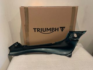 Triumph rear side panel left Sprint carbs- αριστερή ουρά T2305510-HA-thumb-1