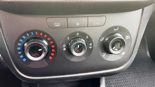 Fiat Punto Evo 2013-thumb-11