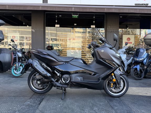 Yamaha TMAX 560 Tech Max 2025