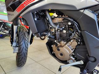 Malaguti XSM 2024 125 ABS ΤΙΜΗ ΓΝΩΡΙΜΙΑΣ ΑΠΟ 3.895€ ΜΟΝΟ 3.395€-thumb-7