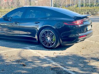 Porsche Panamera 2017 4 E-HYBRID-thumb-4