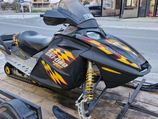 Snowmobile Ski-Doo 2004 MXZ RENEGADE 600