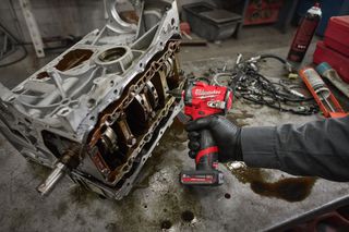 MILWAUKEE M12 FUEL FCIWF12G3-502X ΣΥΜΠΑΓEΣ ΜΠΟΥΛΟΝΟΚΛΕΙΔΟ ΜΠΑΤΑΡΙΑΣ 1/2'' ΜΕ ΔΑΧΤΥΛΙΔΙ ΣΥΓΚΡΑΤΗΣΗΣ 542 Nm ( 4933493455 )-thumb-3