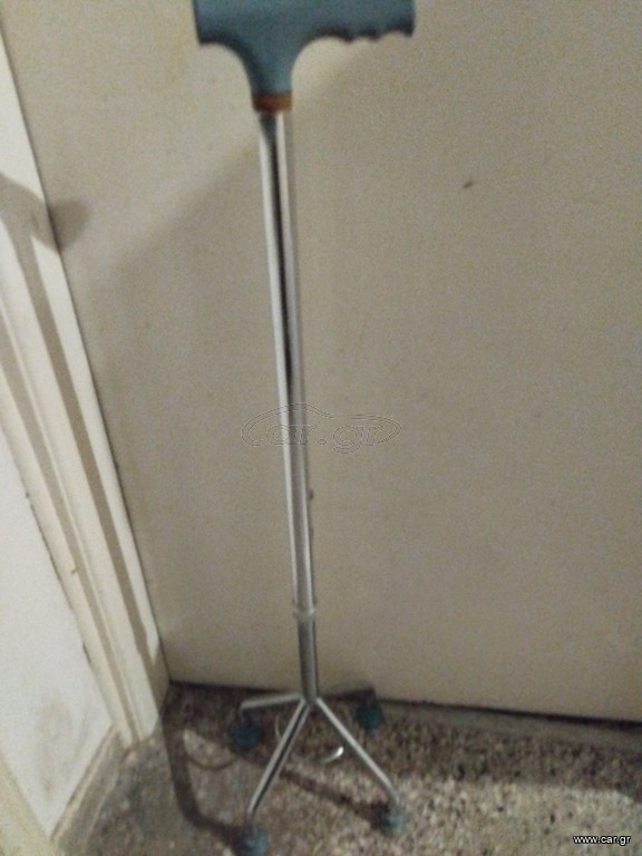 Walking cane 4 prong new never used
