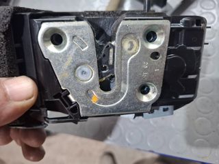 ΚΛΕΙΔΑΡΙΑ ΠΙΣΩ ΑΡΙΣΤΕΡΗ NISSAN QASHQAI , RENAULT KADJAR