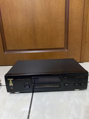 Audio System(CD,Amplifier,Tuner,Speakers)