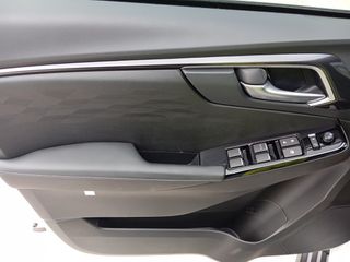 Isuzu D-Max 2025 ARENA AUTO-thumb-11