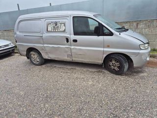 Hyundai H1 2004 2.3-thumb-2