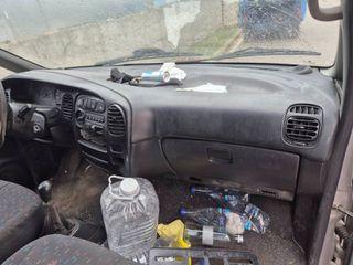 Hyundai H1 2004 2.3-thumb-7