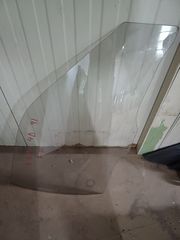 Εμπρος R τζάμι πόρτας Mazda 323 4door