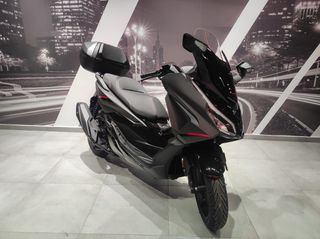 Honda 2026 FORZA 350 special color smart top box-thumb-2