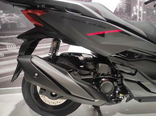Honda 2026 FORZA 350 special color smart top box-thumb-10
