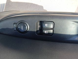 Hyundai i 20 2013 1,2  SOUND EDITION-thumb-1