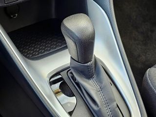 Toyota Yaris 2021 1.5 HYBRID key less navi clima-thumb-12
