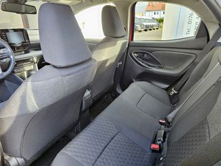 Toyota Yaris 2021 1.5 HYBRID key less navi clima-thumb-13