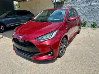 Toyota Yaris 2021 1.5 HYBRID key less navi clima