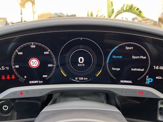 Porsche Taycan 2021 4S Performance Plus-thumb-40