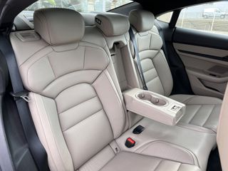 Porsche Taycan 2021 4S Performance Plus-thumb-17