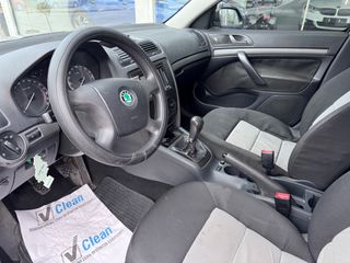 Skoda Octavia 2006-thumb-5