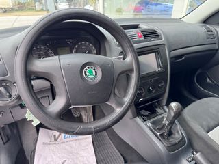 Skoda Octavia 2006-thumb-9
