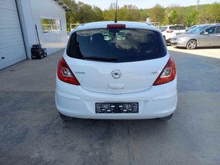 Opel Corsa 2014-thumb-4