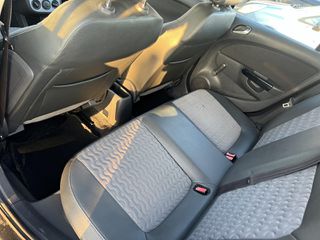 Opel Corsa 2011-thumb-5