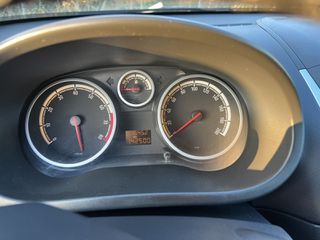 Opel Corsa 2011-thumb-7