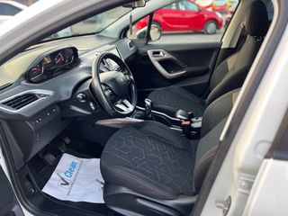 Peugeot 2008 2015 1.2 PURETECH PANORAMA-thumb-11