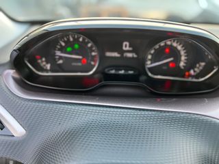 Peugeot 2008 2015 1.2 PURETECH PANORAMA-thumb-13