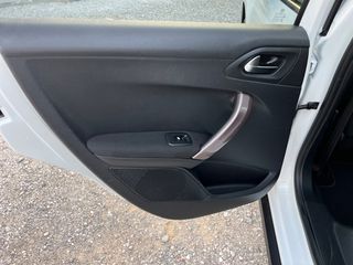Peugeot 2008 2015 1.2 PURETECH PANORAMA-thumb-25
