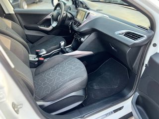 Peugeot 2008 2015 1.2 PURETECH PANORAMA-thumb-29