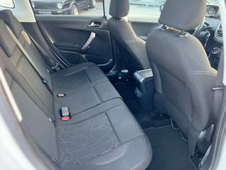 Peugeot 2008 2015 1.2 PURETECH PANORAMA-thumb-31