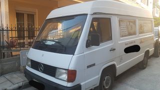 Mercedes-Benz 1996 MB 100