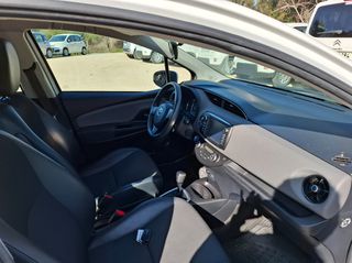 Toyota Yaris 2019-thumb-4