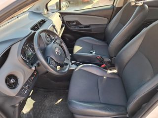 Toyota Yaris 2019-thumb-8