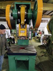 Πρεσσα 150Τ με συμπλέκτη