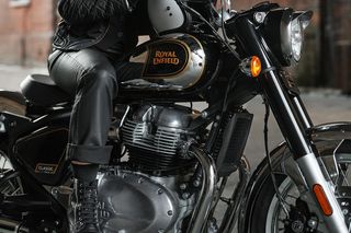 Royal Enfield Classic 650 2026 Black Chrome-thumb-2