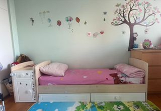 Πολυμορφικό κουνιστό κρεβατάκι με αλλαξιέρα γίνεται κρεβάτι με κομοδίνο. Παράδοση στο χώρο σας.