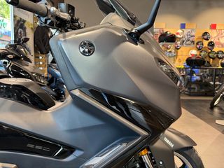 Yamaha TMAX 560 Tech Max 2026-thumb-2