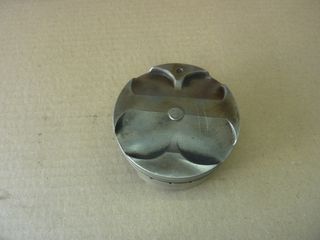 ΠΙΣΤΟΝΙ  GSXR 750,2006--2010. ΑΡΙΣΤΗ ΚΑΤΑΣΤΑΣΗ 70 ΧΙΛΙΟΣΤΑ. ΠΕΙΡΟΣ 15 ΧΙΛΙΟΣΤΑ