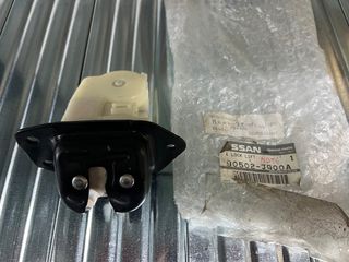 Κλειδαριά πορτ μπαγκάζ Nissan Note E11 90502-JG00A