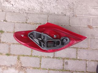 Πωλείται πισω δεξιο φαναρι peugeot 207-thumb-1