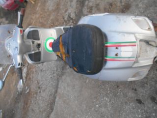 PIAGGIO VESPA GTS 200IE-thumb-2
