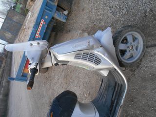 PIAGGIO VESPA GTS 200IE-thumb-3