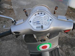 PIAGGIO VESPA GTS 200IE-thumb-5