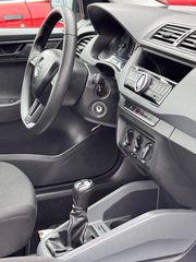 Skoda Fabia 2016-thumb-6