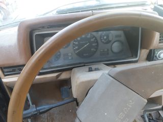 Nissan PickUp 1986 720-thumb-3
