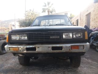 Nissan PickUp 1986 720-thumb-7