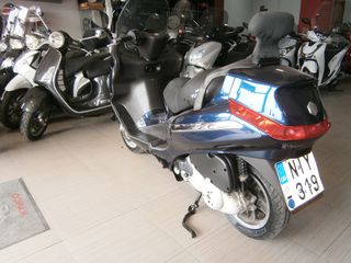 Piaggio X 8 2008-thumb-7