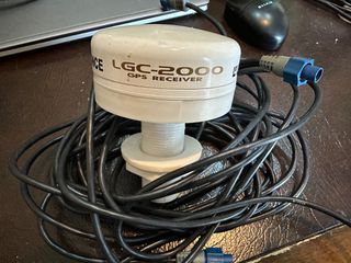 Lowrance LGC-2000 gps receiver